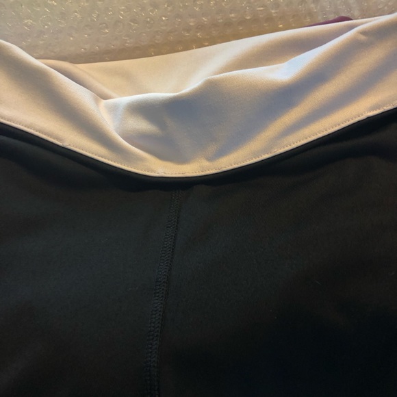 Pink Ultimate Leggings Size Medium - Picture 6 of 8